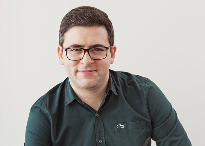 retrato do Dr. Marcelo Brañas, psiquiatra e psicoterapeuta em São Paulo